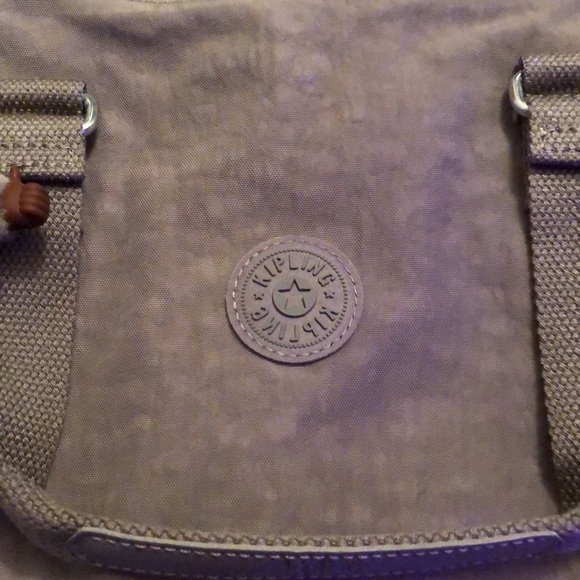 Kipling Amiel Medium Crossbody Bag Color Cool Grey Tonal + Monkey Key Chain NWT - Picture 16 of 16